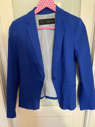 Blazer Zara Basic azul talla S, color super bonito