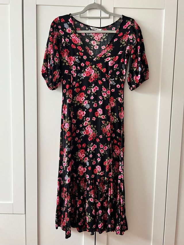 Vestido midi Stradivarius floral