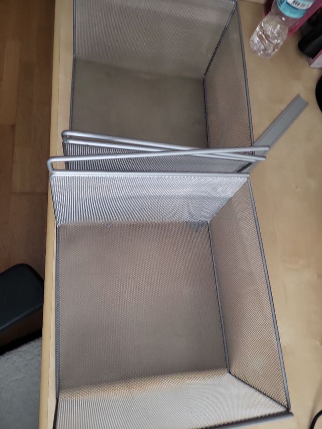 2 cestas metálicas gris plata para estanterías