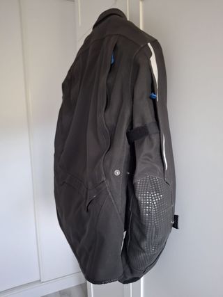 Chaqueta moto BMW enduro. 