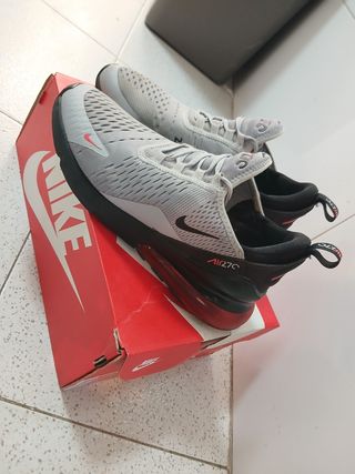 Zapatillas Nike Air Max 27C Gris/Negras de segunda mano por 40 EUR en  Tarragona en WALLAPOP