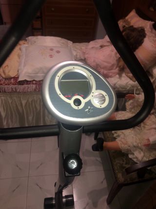 Bicicleta estática ejercicio