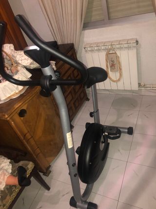 Bicicleta estática ejercicio