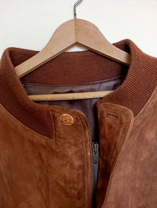 Chaqueta ante marrón chico y hombre