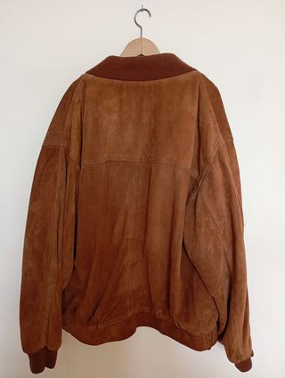 Chaqueta ante marrón chico y hombre