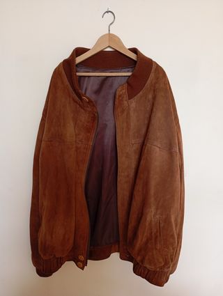 Chaqueta ante marrón chico y hombre