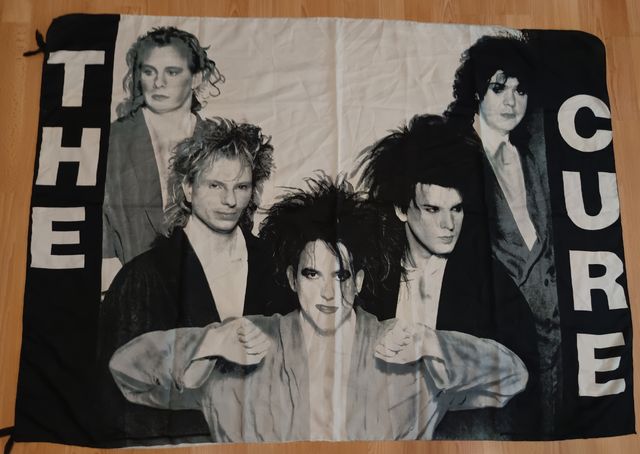 Bandera The Cure años 80