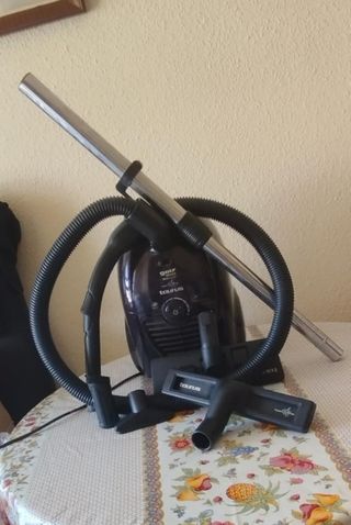 Aspiradora Taurus Golf 750 usada
