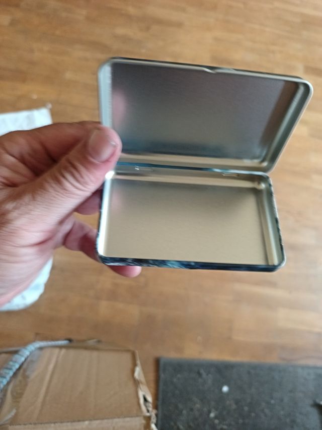 Mini latas metálicas decorativas un euro cada una