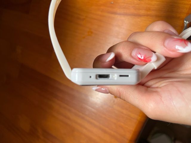 Reloj digital blanco