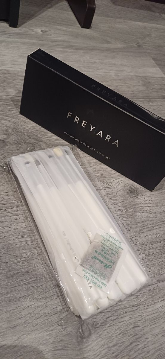 FREYARA - Set 17 brochas maquillaje