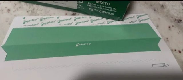 2 Cajas con Sobres Oficina Lote