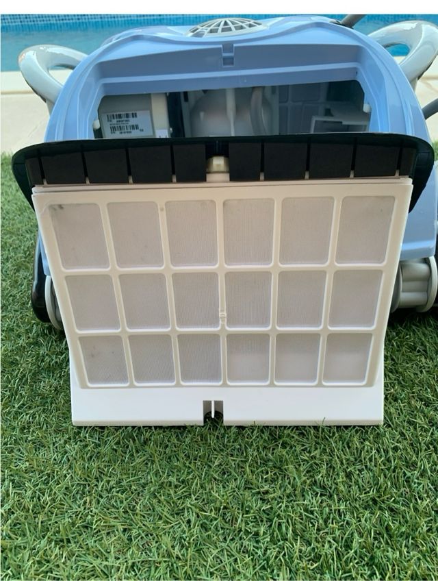 Robot limpiafondos piscina AquaClean