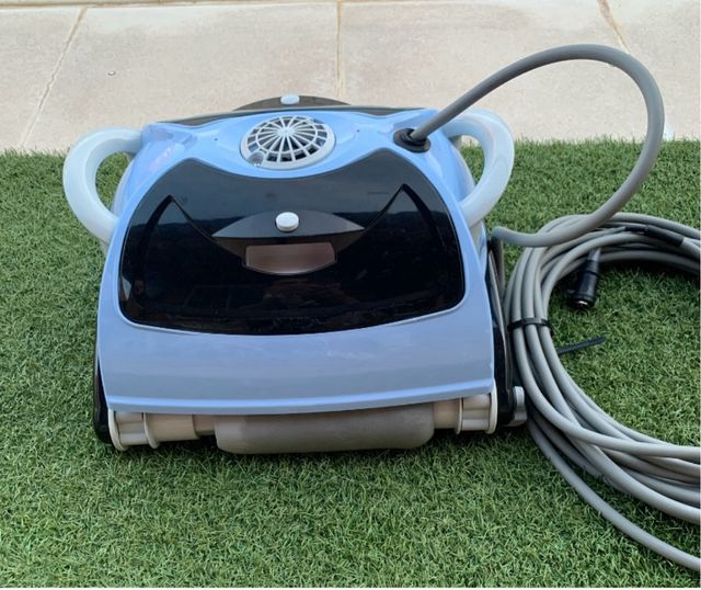Robot limpiafondos piscina AquaClean