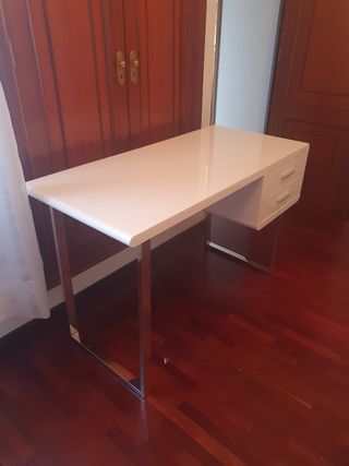 Scrivania Impeca laccata bianca e acciaio inox