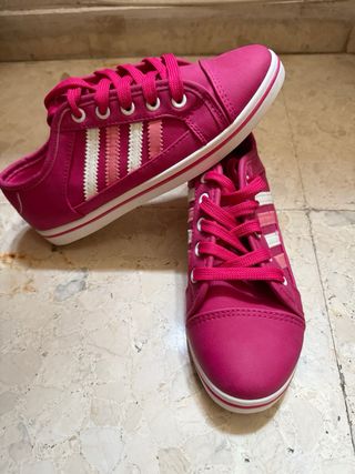 Zapatillas rosa y blancas