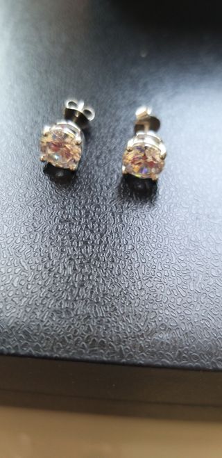 Pendientes circonita