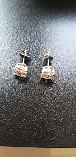 Pendientes circonita