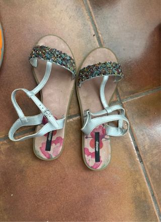 Sandalias planas multicolor plata