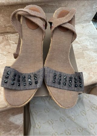 Sandalias planas multicolor plata