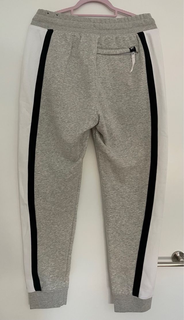 Pantalones Nike Air - Gris, negro y blanco.