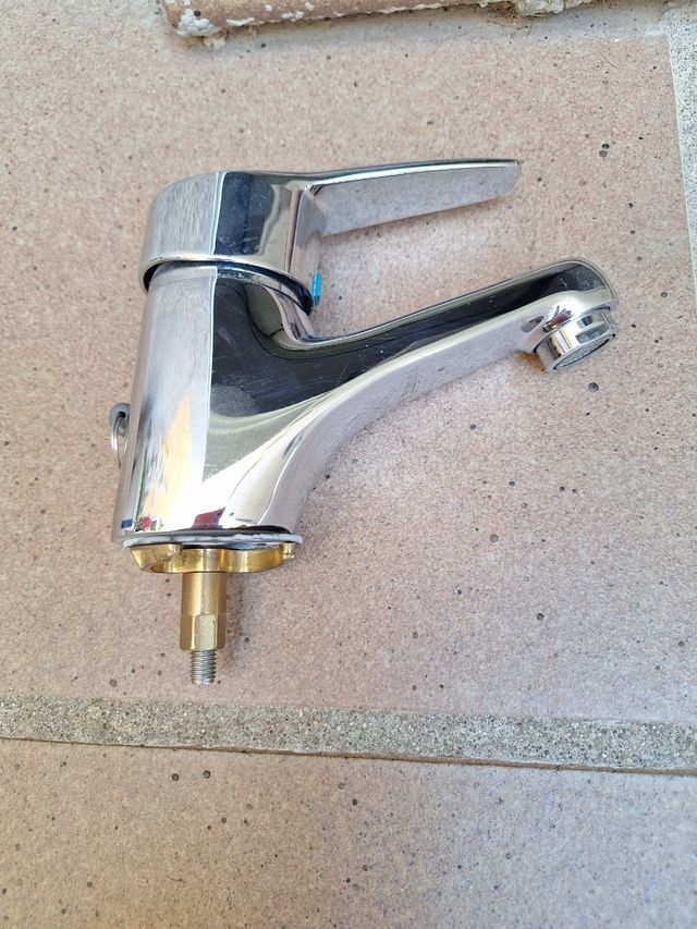 Grifo lavabo metalico plateado monomando.ROCA.