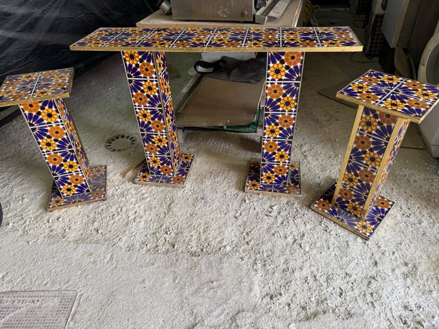 Mesa+2 taburetes estilo antiguo