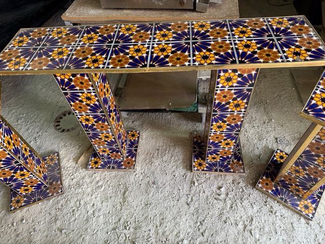 Mesa+2 taburetes estilo antiguo