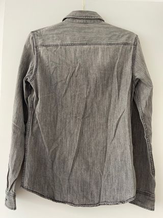 Camisa de hombre. Zara, en color gris. Talla S