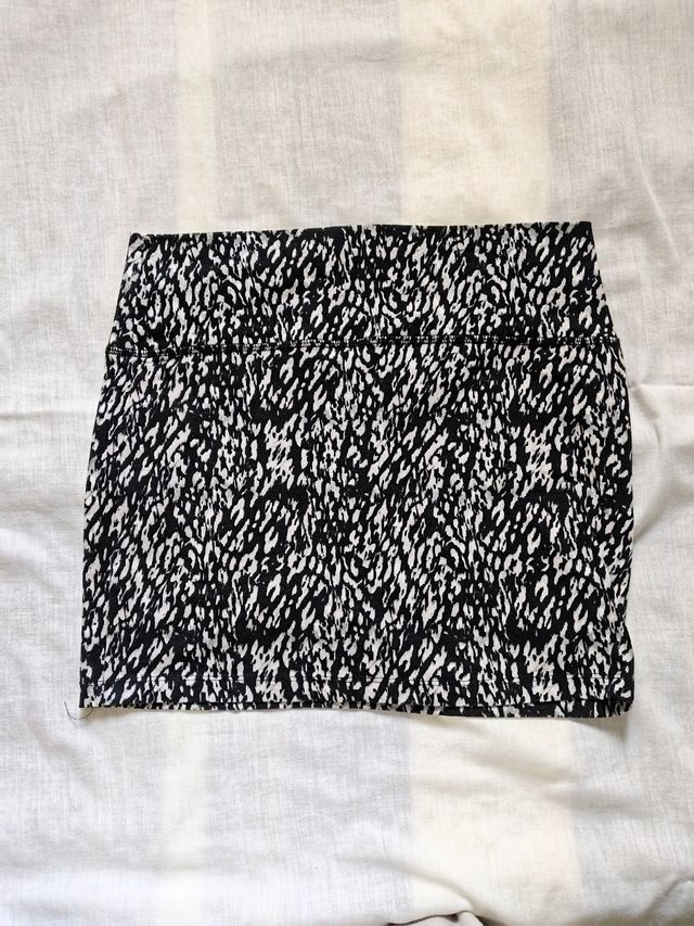 Mini Falda Atmosphere Negra y Blanca