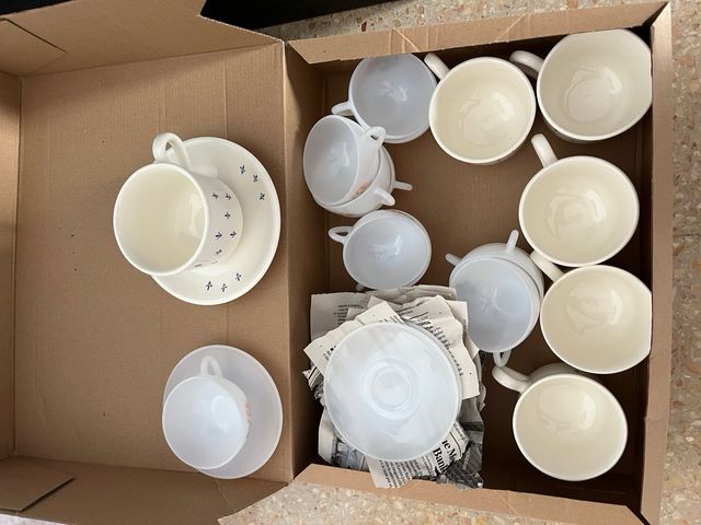 Juego té café antiguo: tazas y platillos