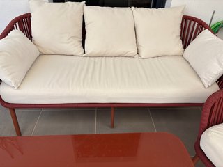 Conjunto/juego jardín rojo - Sofá, 2 sillas y mesa