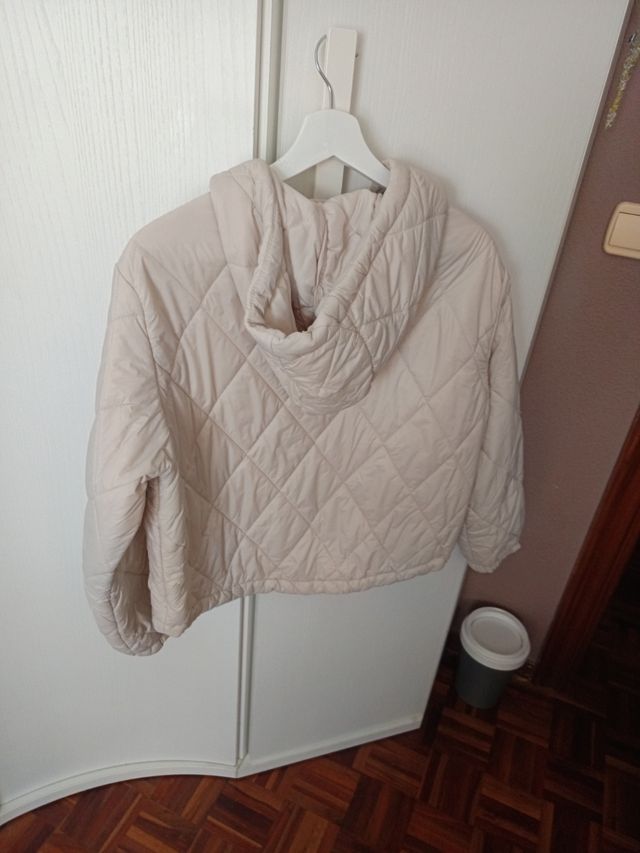 Cazadora Bershka beige talla S