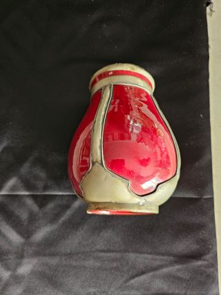 Jarrón rojo y dorado antiguo