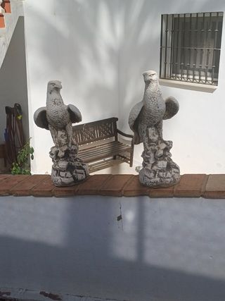 Statue di aquile per il giardino