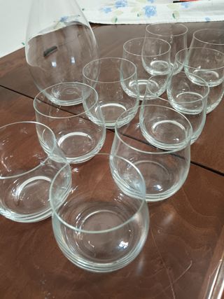 10 bicchieri acqua/Liquore in vetro e una bottigli