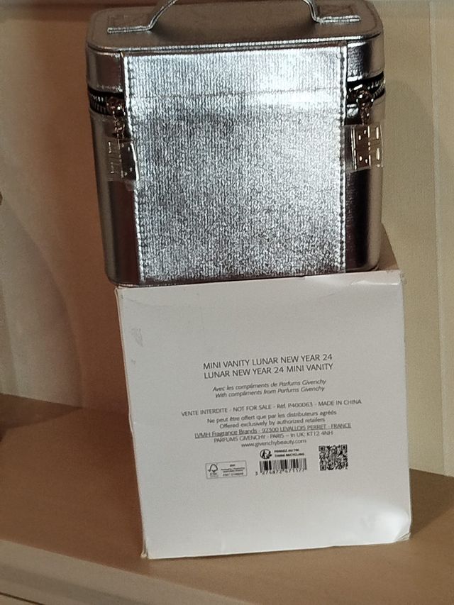 Givenchy Beauty Bag Argento