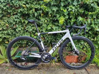 Bicicleta Factor O2
