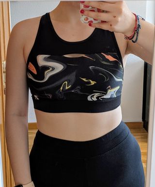 Top deportivo negro estampado (talla M)