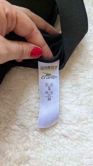 Top deportivo negro estampado (talla M)