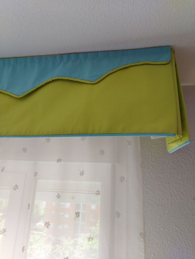 Cortina infantil verde-turquesa