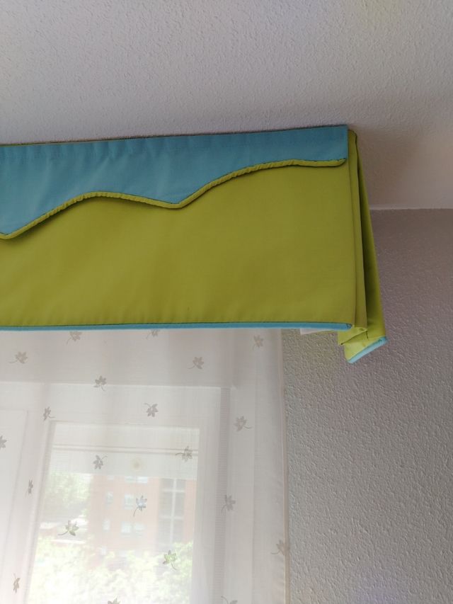 Cortina infantil verde-turquesa