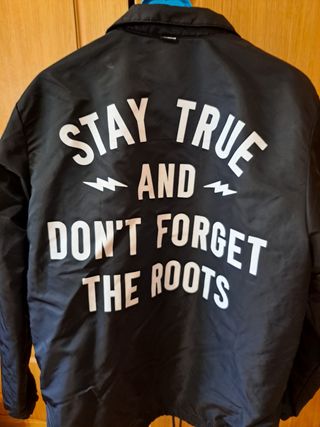 Cazadora Pull&Bear negra - Talla L