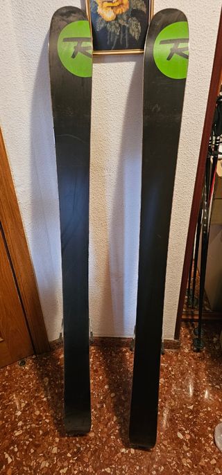 Esquís Rossignol S3 Skull + Fijaciones