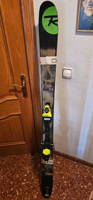 Esquís Rossignol S3 Skull + Fijaciones