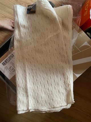 Chal blanco beige de punto bufanda larga