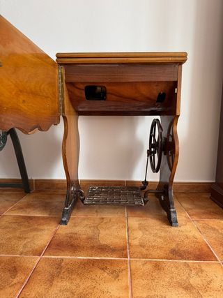 Máquina coser vintage pedal
