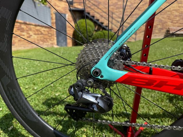 BH G8 Carbono - Bicicleta Carretera