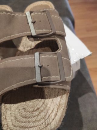 Sandalias planas Women'Secret beige