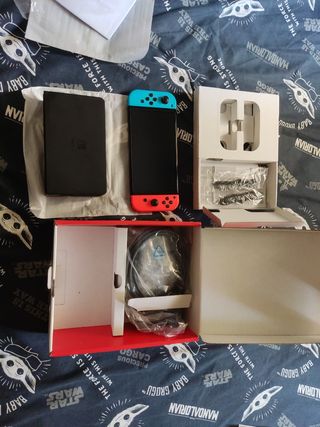 Nintendo Switch OLED - Azul y Rojo